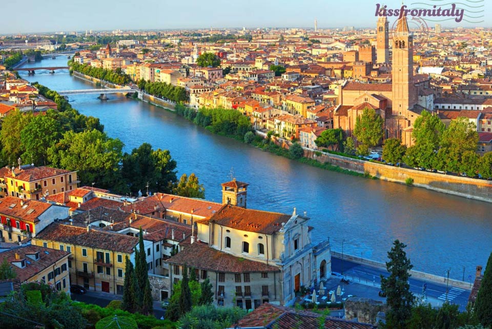 Uma visita à Arena de Verona na Piazza Bra - Panorama de Viagem