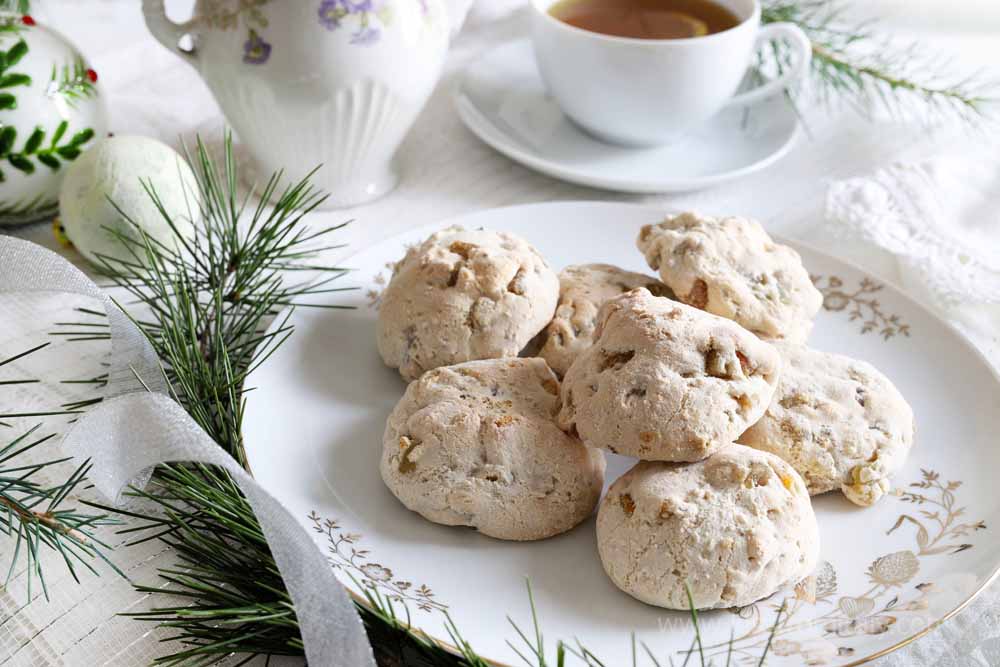 cavallucci cookies, traditional christmas sweet of siena, italy